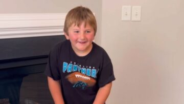 Heartwarming-Moment-Boys-Surreal-Bonding-with-New-Baby-Brother-Leaves.jpg
