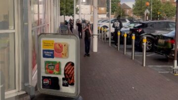 Mini-Gangsters-Take-Over-Store-Hilarity-Ensues-Try-Not-to.jpg