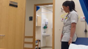 Sneaky-Coworker-Pulls-Epic-Scare-on-Colleague-Try-Not.jpg