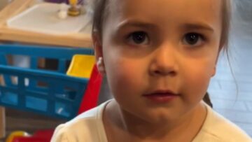 Toddlers-hilarious-reaction-to-parents-devouring-Halloween-candy-Adorable.jpg
