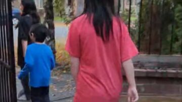 Womans-Heartfelt-Journey-A-Thanksgiving-Surprise-for-Her-Family-Across.jpg