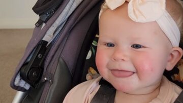 Baby-Girls-Adorable-First-Ice-Cream-Experience-Will-Melt-Your.jpg
