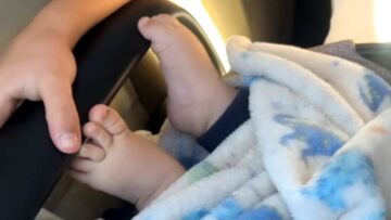 Babys-socks-hilariously-get-stuck-to-stroller-velcro-tape-Adorable.jpg