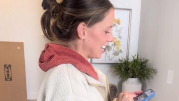 Birthday-Twins-Share-Joyous-Surprise-One-Reveals-Shes-Expecting-Twins.jpg