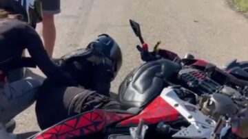Boy-fakes-bike-fall-for-surprise-proposal-Adorable.jpg