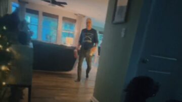 Girls-Unforgettable-Christmas-Surprise-Wows-Parents-with-Joyful-Reactions.jpg