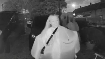 Hilarious-Halloween-Havoc-Doorbell-Cam-Catches-Spook-tacular-Shenanigans-Try.jpg