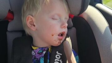 Little-boy-adorable-struggle-with-ice-cream-after-beach-day.jpg
