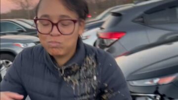 Moms-Shopping-Trip-Takes-a-Hilarious-Turn-Thanks-to-Babys.jpg