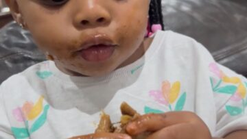 Toddlers-Adorable-Surprise-Reaction-to-Trying-Chicken-Feet-Super.jpg
