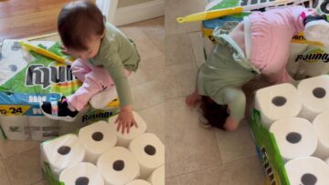 Toddlers-Playtime-goes-wrong-Adorable-Baby-bangs-head-on.jpg