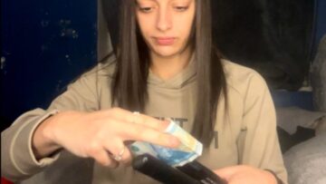 5-Note-Meets-Hair-Straightener-The-Hilarious-Disaster-You-Have.jpg