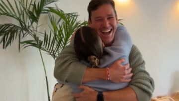 Emotional-Surprise-Boyfriends-Unexpected-Reunion-with-Sister-Will-Melt-Your.jpg