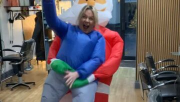 Santas-Hair-Raising-Prank-Blow-Up-Costume-Fun-at-the-Salon.jpg