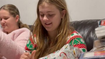 Watch-This-Girls-Jaw-Dropping-Reaction-to-a-Christmas-Surprise-Gift.jpg