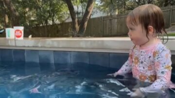 Splashing-Joy-Unbreakable-Twin-Sibling-Connection-at-the-Poolside.jpg