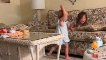 Tiny-titans-battle-for-beloved-blanket-Adorable.jpg