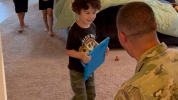 Emotional-Dads-Surprise-Homecoming-Brings-Pure-Joy-to-4-Kids.jpg