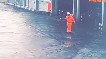 Icy-Antics-Watch-a-Workers-Hilarious-Battle-with-the-Slippery.jpg