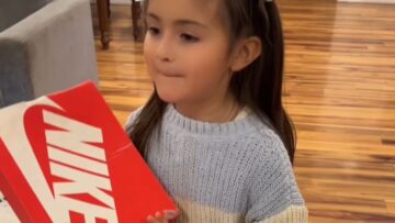 Epic-Shoebox-Surprise-Toddlers-Hilarious-Prank-Leaves-Dad-in-Stitches.jpg
